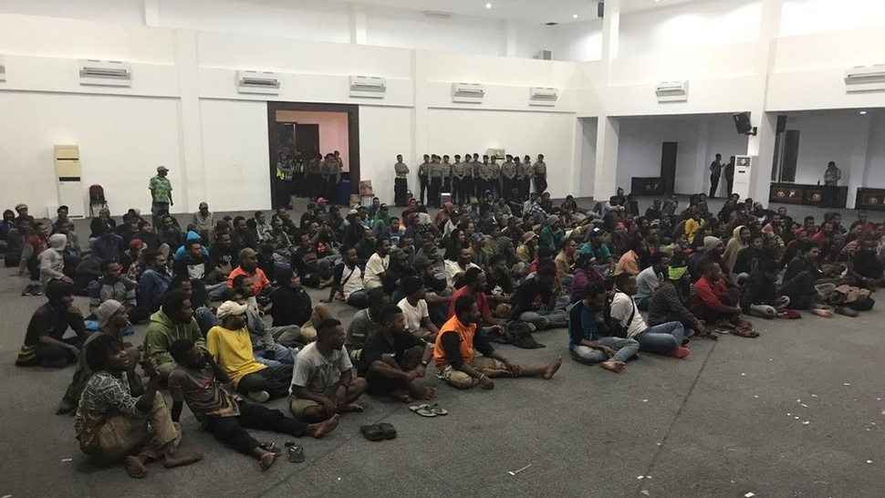 Biro Pusat AMP Sebut 233 Mahasiswa Papua Ditangkap di Surabaya