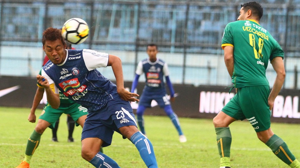 Hamka Hamzah Resmi Pindah dari Arema FC ke Persita