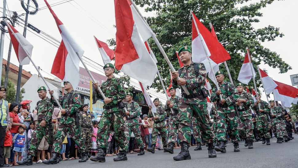 Jokowi Wacanakan Tambahan Usia Pensiun TNI Dinilai Sebagai Lobi