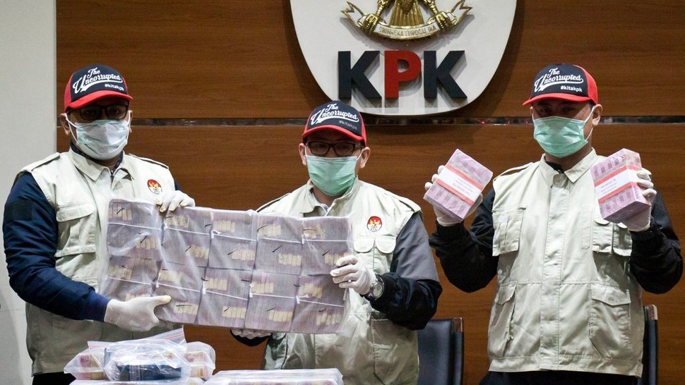 KPK Sita Uang 7 Miliar dalam Bungkusan Plastik di Kantor KONI