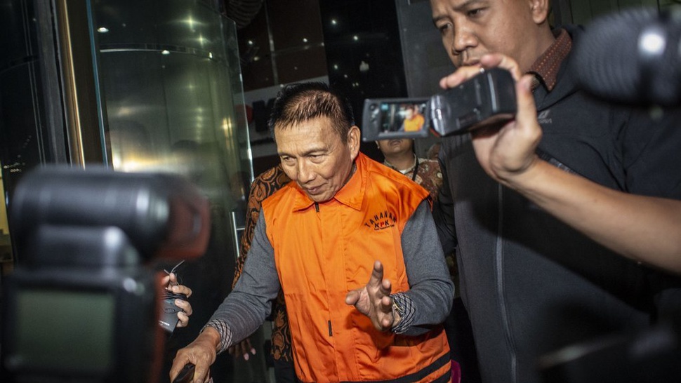 Jaksa KPK Tuntut Bendahara KONI 2 Tahun Penjara
