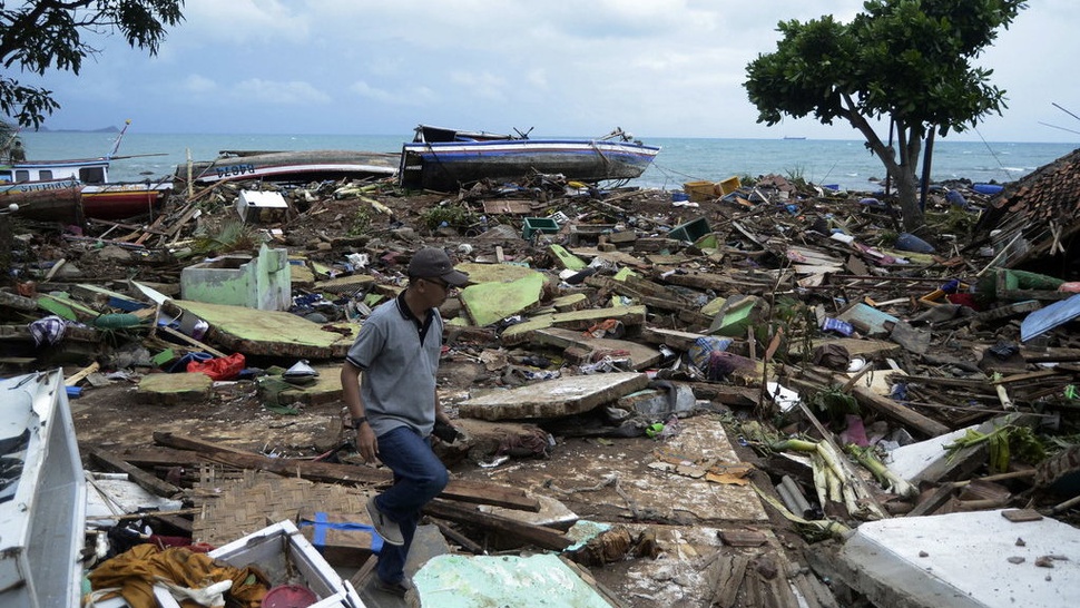 Ramai-ramai Menjadi Relawan untuk Korban Tsunami Selat Sunda