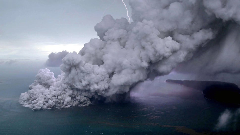 Gunung Krakatau Meletus: Sejarah Erupsi Purba, Letusan 1883, & Kini