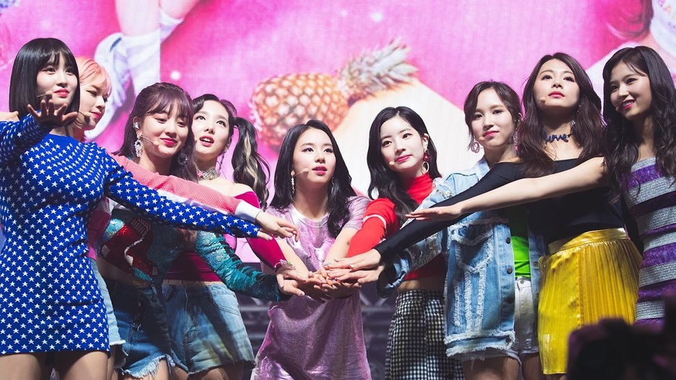 Twice jadi Girl Group dengan Penjualan Album Terbanyak