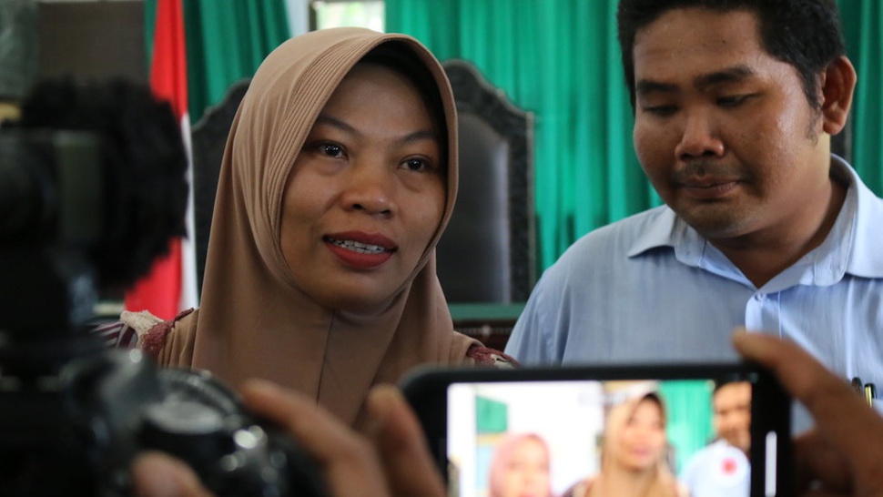 PK Ditolak MA, Baiq Nuril Tetap Dihukum 6 Bulan Penjara