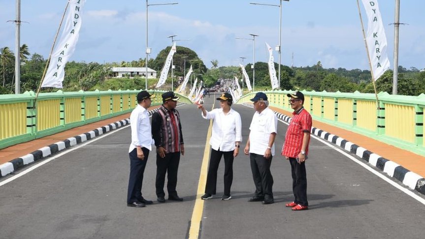 Menkeu Resmikan Jembatan yang Dibiayai Sukuk di Maluku