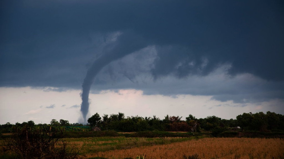 Puting Beliung, Angin Kencang, dan Tornado, Apa Bedanya?