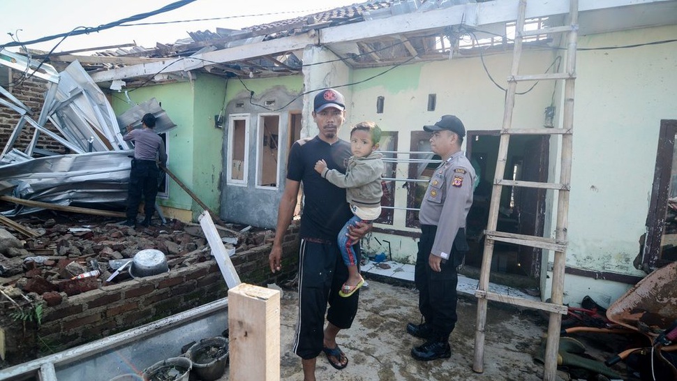 Angin Puting Beliung Rancaekek: Polisi Masih Jaga Rumah Korban