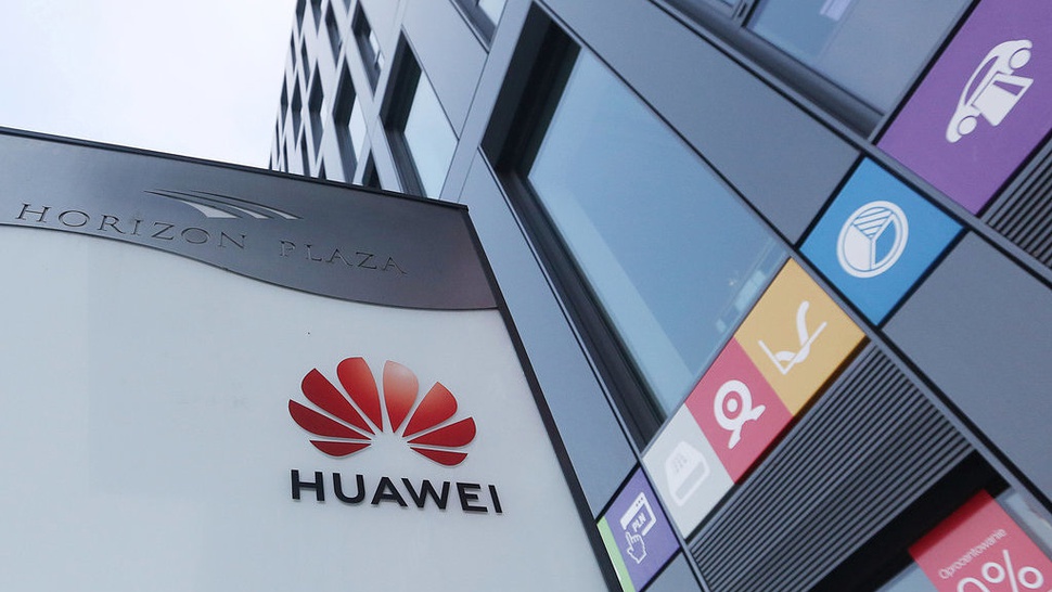 Trump Teken Larangan Penggunaan Perangkat Huawei