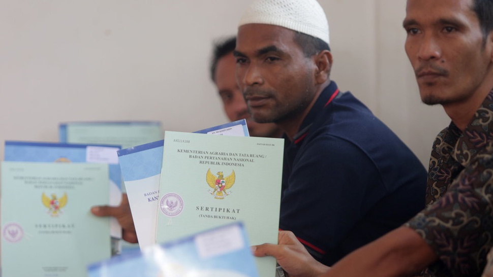 Jokowi Bagi 3000 Sertifikat Tanah Saat Kunker ke Jawa Timur