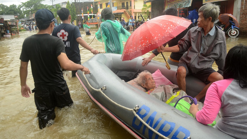 Kota Makassar Terendam Banjir