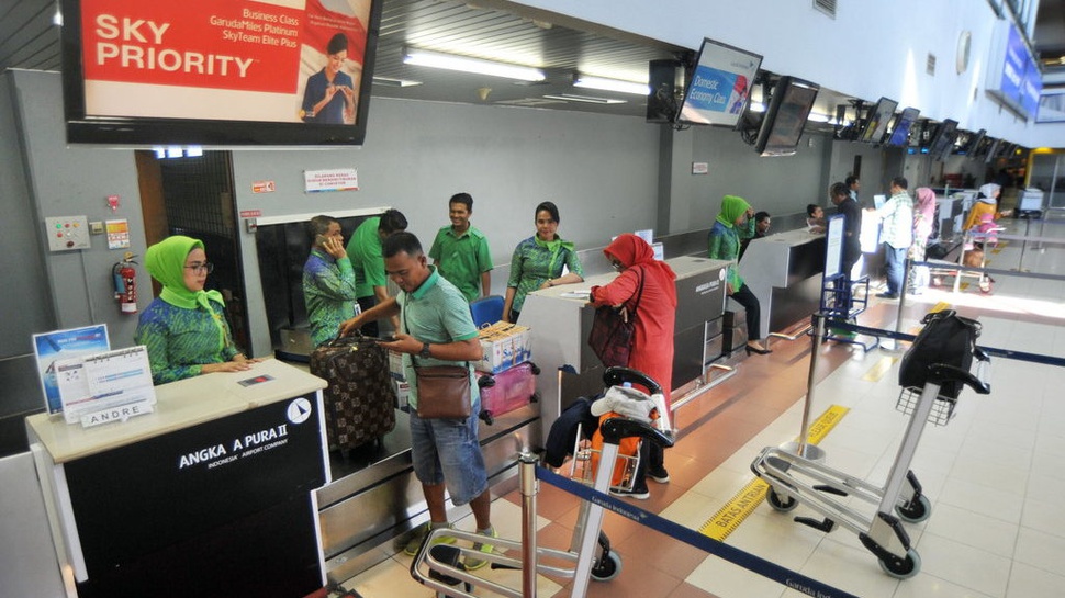 INDEF: Tiket Pesawat Mahal & Bagasi Berbayar Akan Bunuh Pariwisata