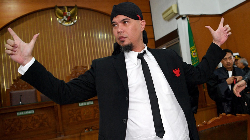 Penahanan Ahmad Dhani Dipindah ke Surabaya