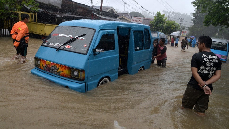 Banjir Menggenangi Kota Manado