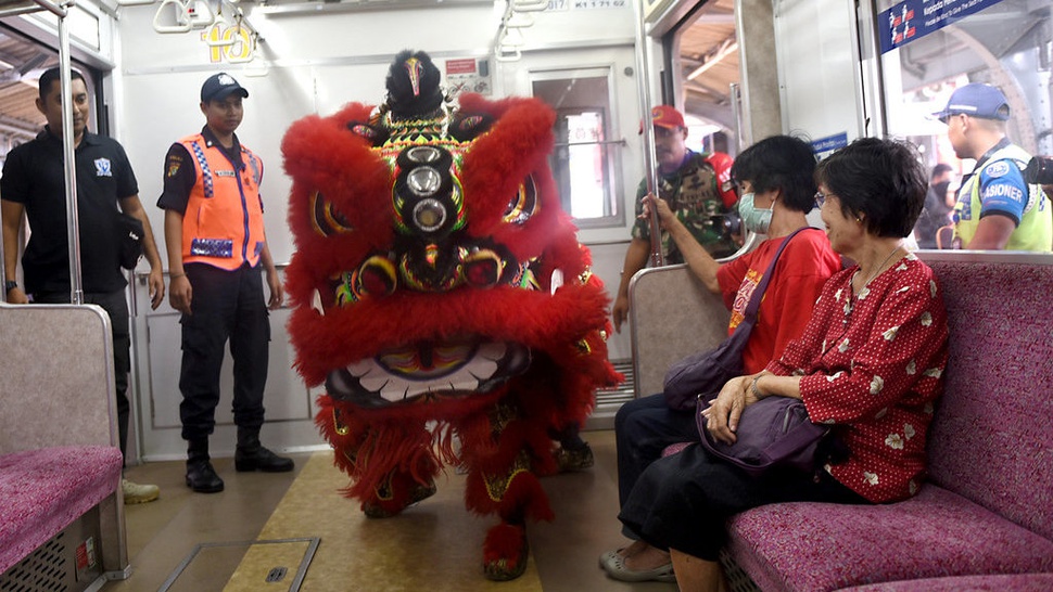 2019/02/05/barongsai-krt-tirto-mico-1.jpg