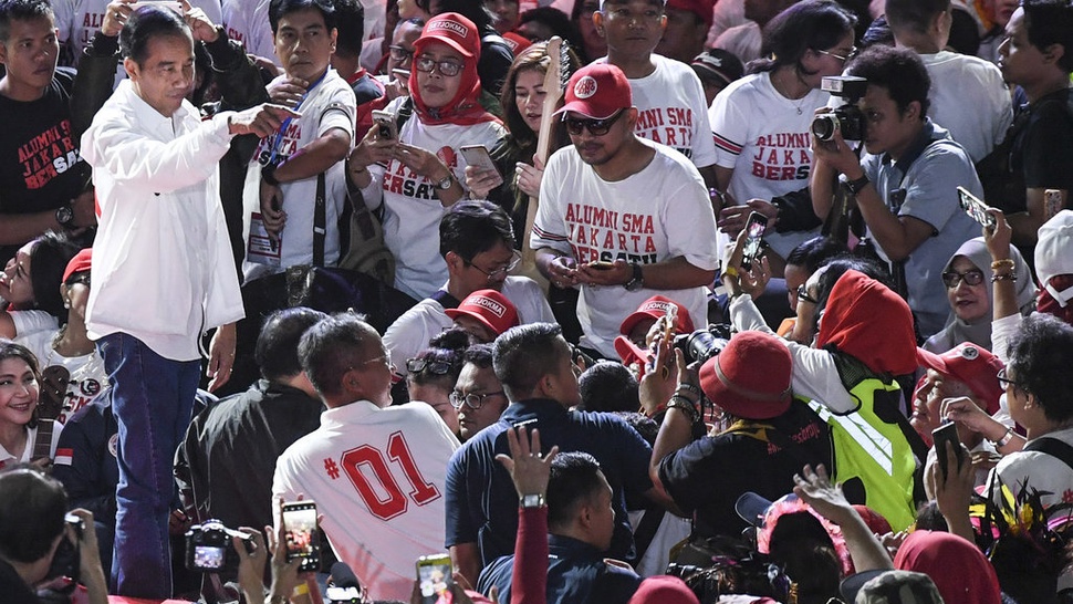 Fenomena Alumni Kampus Dukung Jokowi Hanya Berpengaruh di Medsos