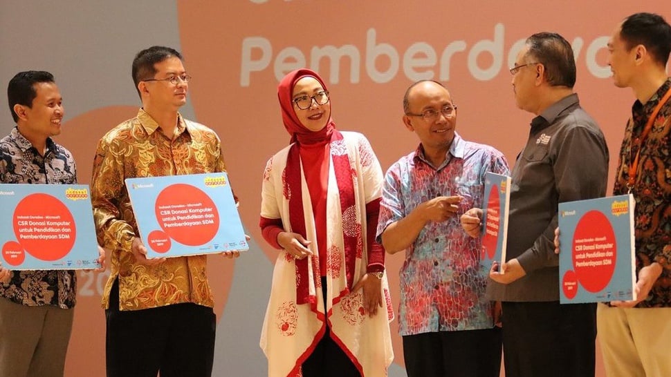Indosat Donasikan 1.400 Komputer untuk Dukung Pendidikan Indonesia