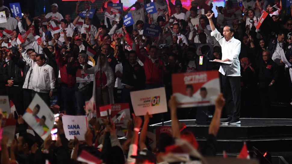 Kartu Sakti Jokowi Jelang Pemilu: Dikritik Tapi Kerek Elektabilitas