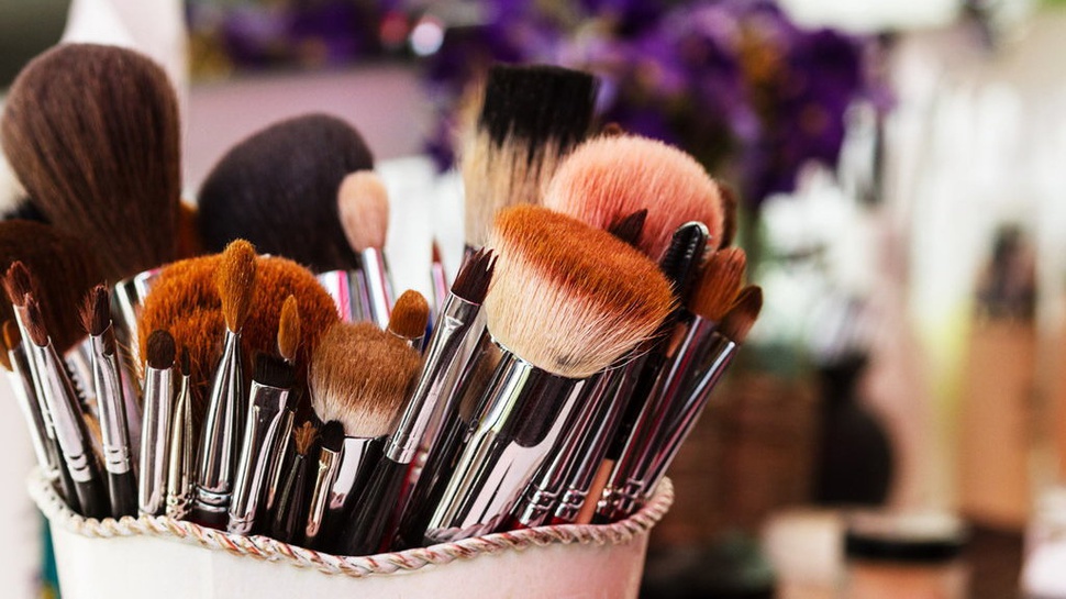 4 Langkah yang Benar Dalam Merawat Brush Make Up