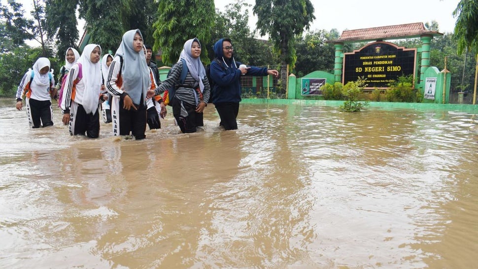 Banjir Madiun Meluas Hingga ke 8 Kecamatan, Ribuan Warga Terdampak