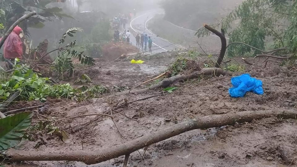 2 Orang Meninggal Akibat Banjir & Tanah Longsor di Manggarai Barat