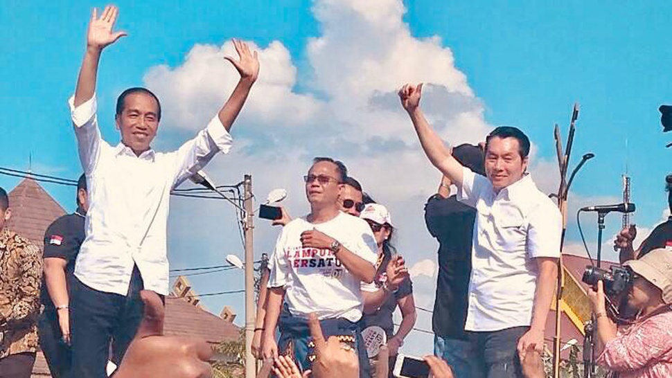 Jokowi Menghadiri Deklarasi Dukungan Petani dan Nelayan Lampung
