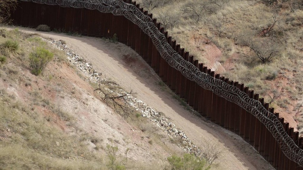 Trump Anggarkan $8,6 Miliar untuk Tembok Perbatasan AS-Meksiko