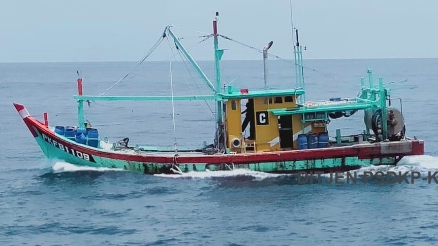 KKP Tangkap 14 Kapal Ilegal Berbendera Indonesia dengan ABK Asing