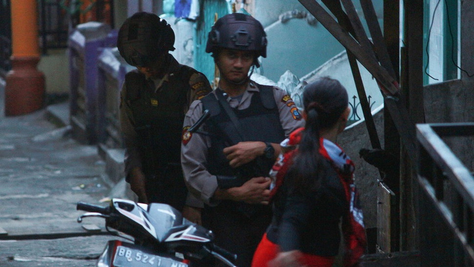 Polisi Pastikan Istri dan Anak Abu Hamzah Meledakkan Diri di Kamar