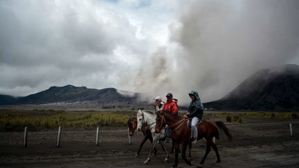 Kebakaran Gunung Semeru Tak Pengaruhi Aktivitas Wisata di Bromo