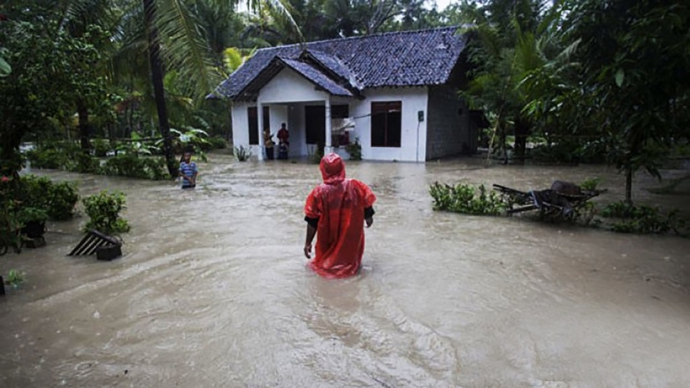 Tanggul Sungai Serang Jebol, 344 Jiwa Mengungsi