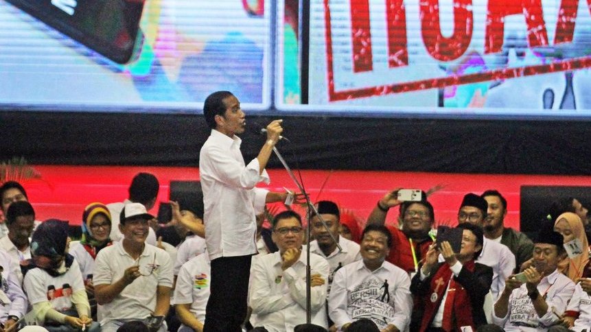 Usai Kampanye Jokowi Nikmati Kopi Seharga Rp4000 di Malang