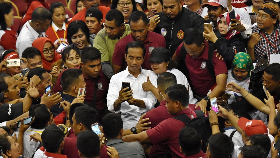Jokowi Kampanye di Ciracas Jakarta Timur, Tribun GOR Tak Penuh