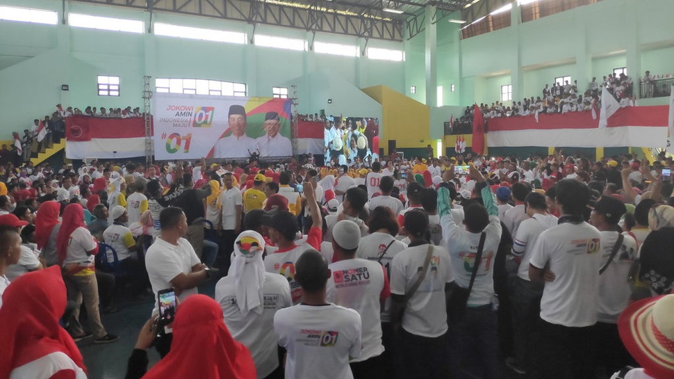 Jokowi akan Berkampanye di Sukabumi, Massa Mulai Padati Lokasi