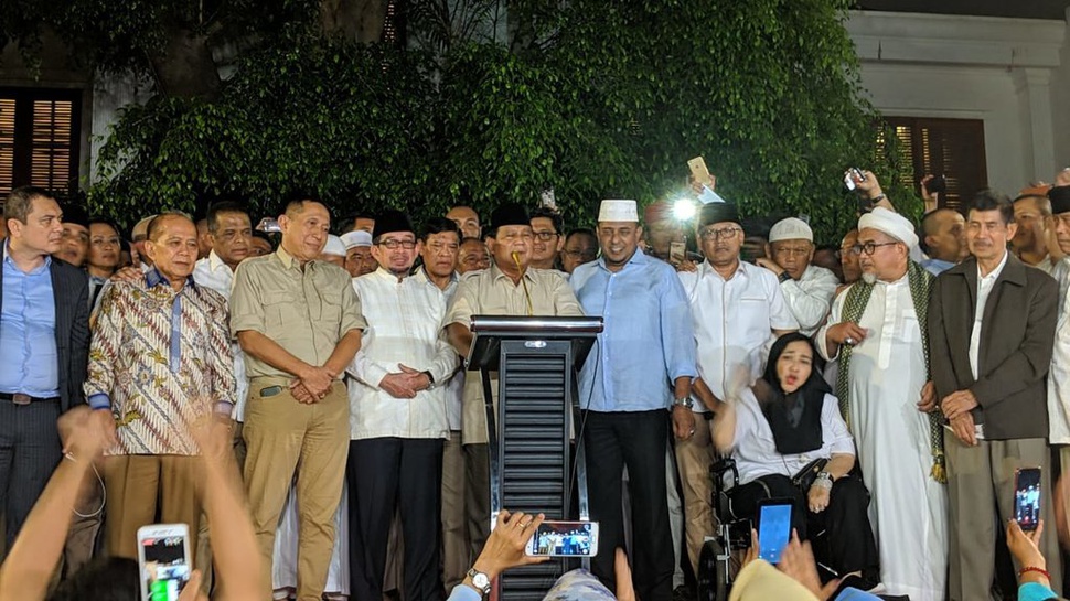 Prabowo Meninggalkan Kertanegara, Pendukungnya Bersorak