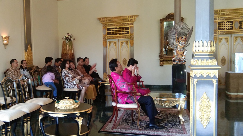Sri Sultan HB X Tiba di TPS Pukul 07.30 WIB untuk Gunakan Hak Pilih