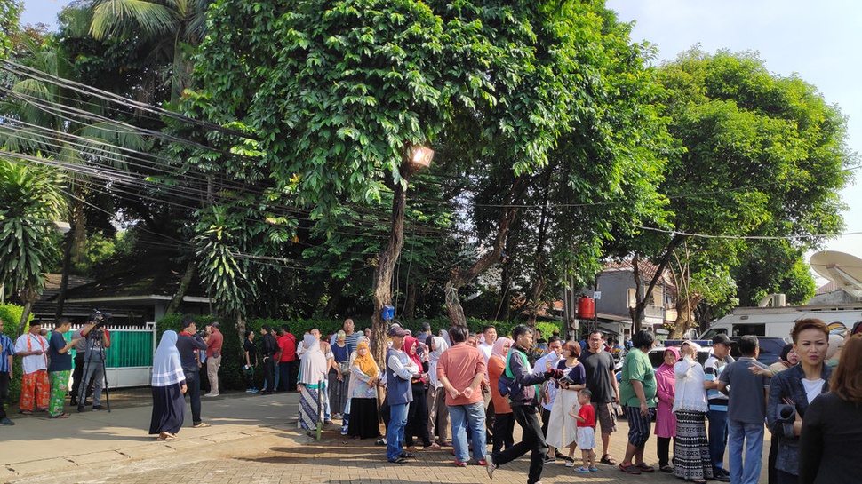 TPS Tempat Megawati Mencoblos Sudah Dipadati Warga