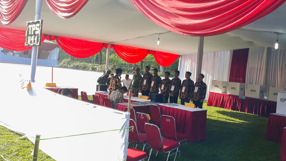 Pukul 07.00 WIB TPS Prabowo Dibuka, KPPS Awali Baca Sumpah