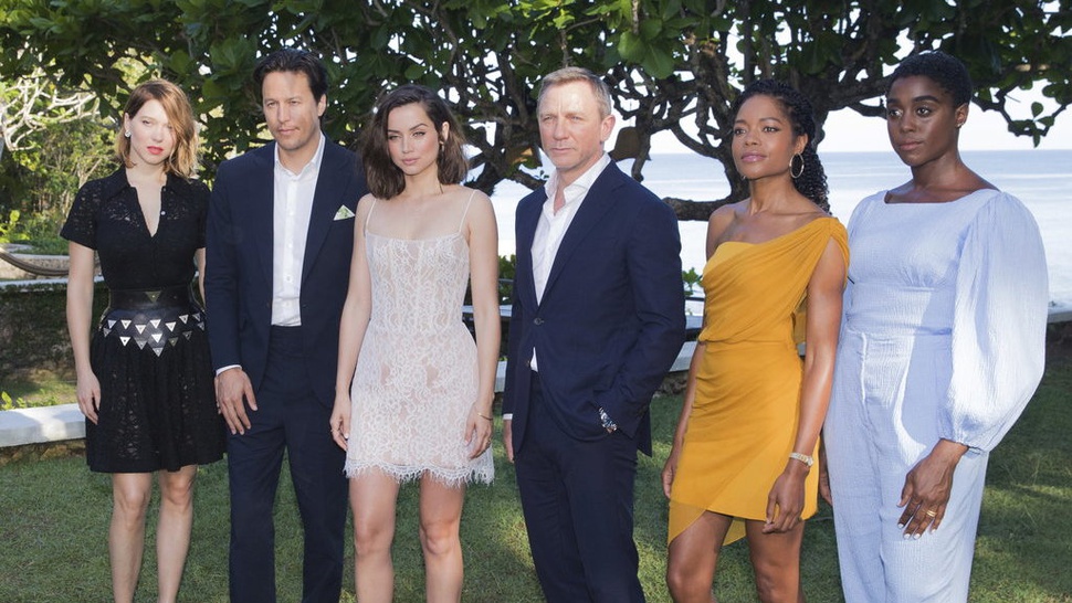 Bond 25 Diluncurkan di Jamaika, Rami Malek Berperan Jadi Penjahat