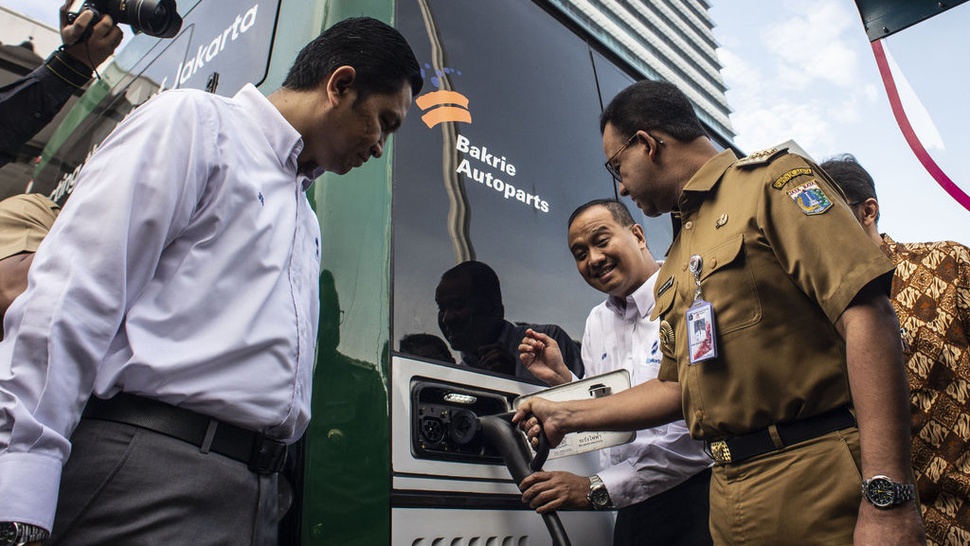 Kualitas Udara Jakarta Buruk, Anies Baswedan Perbanyak Bus Listrik