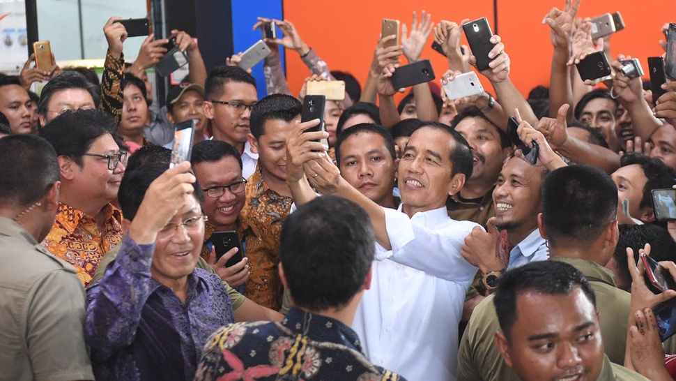 Jokowi Bakal Revisi PP Pengupahan, Apa Keinginan Buruh & Pengusaha?