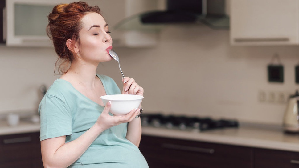 Benarkah Makan Pisang Saat Hamil Bisa Atasi Morning Sickness?