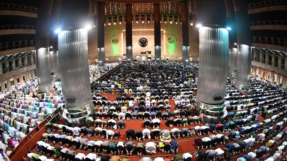 2019/05/06/salat-tarawih-pertama-tirto-5.jpg