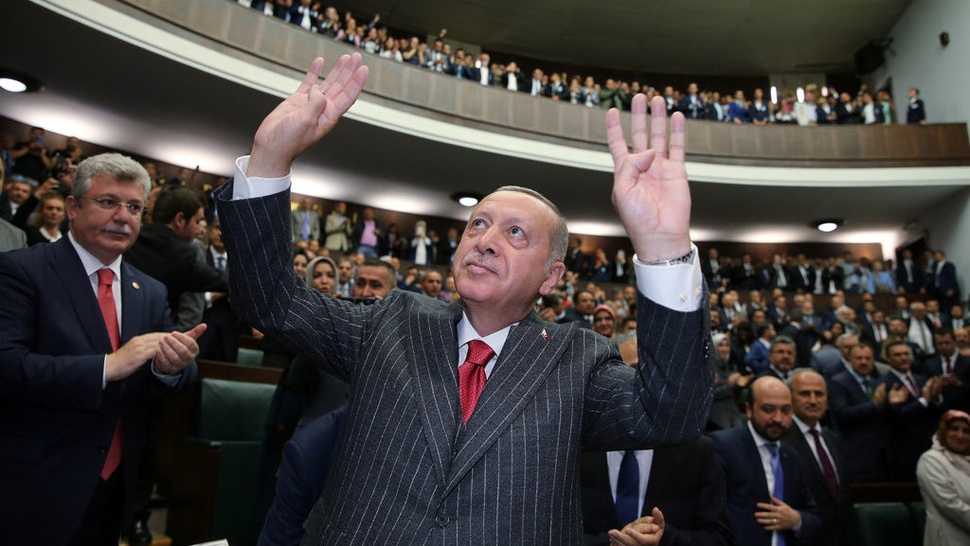 Erdogan Pecat Gubernur Bank Sentral, Nilai Lira Ambruk