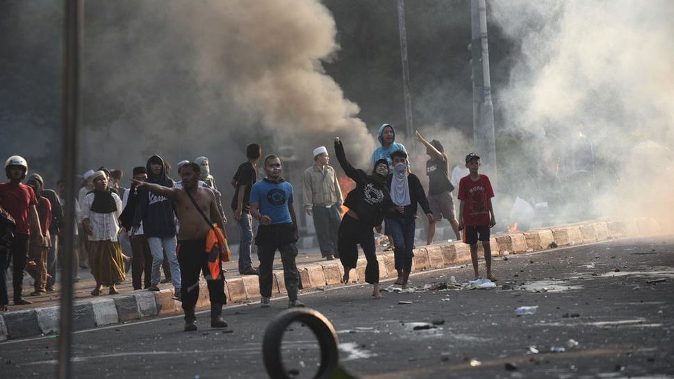 Situasi Terkini Jakarta: Petamburan Rusuh, Massa Aksi 22 ke Bawaslu