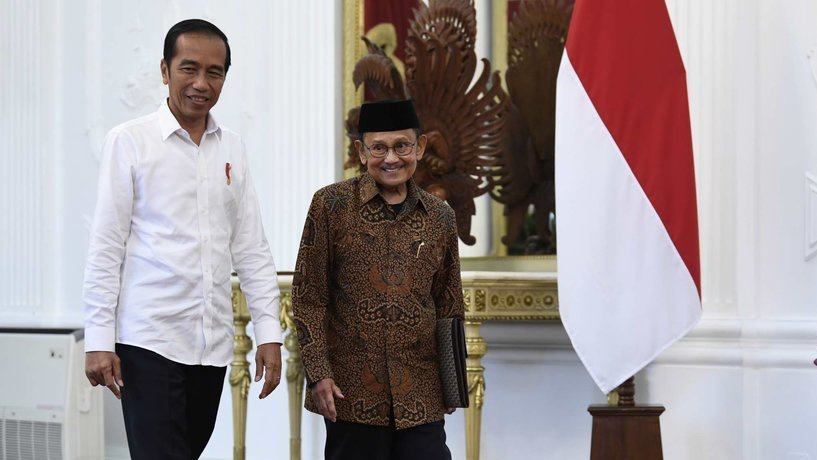 Habibie Meninggal, Presiden Jokowi Melayat Bersama Istri & Anaknya