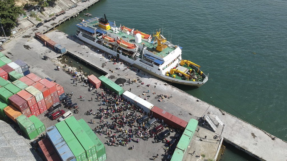 Tim SAR Evakuasi Kapal Express Pricillia Mati Mesin ke Gorontalo