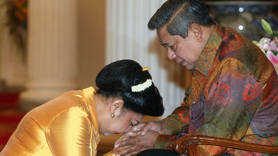 TGB: Ani Yudhoyono Mencintai SBY Lahir Batin