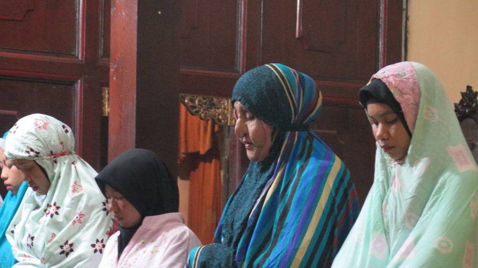 Suka Duka Para Waria Belajar Agama di Pesantren Al Fatah Yogyakarta