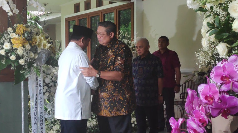 Prabowo Melayat ke Rumah SBY di Cikeas pada Senin Sore